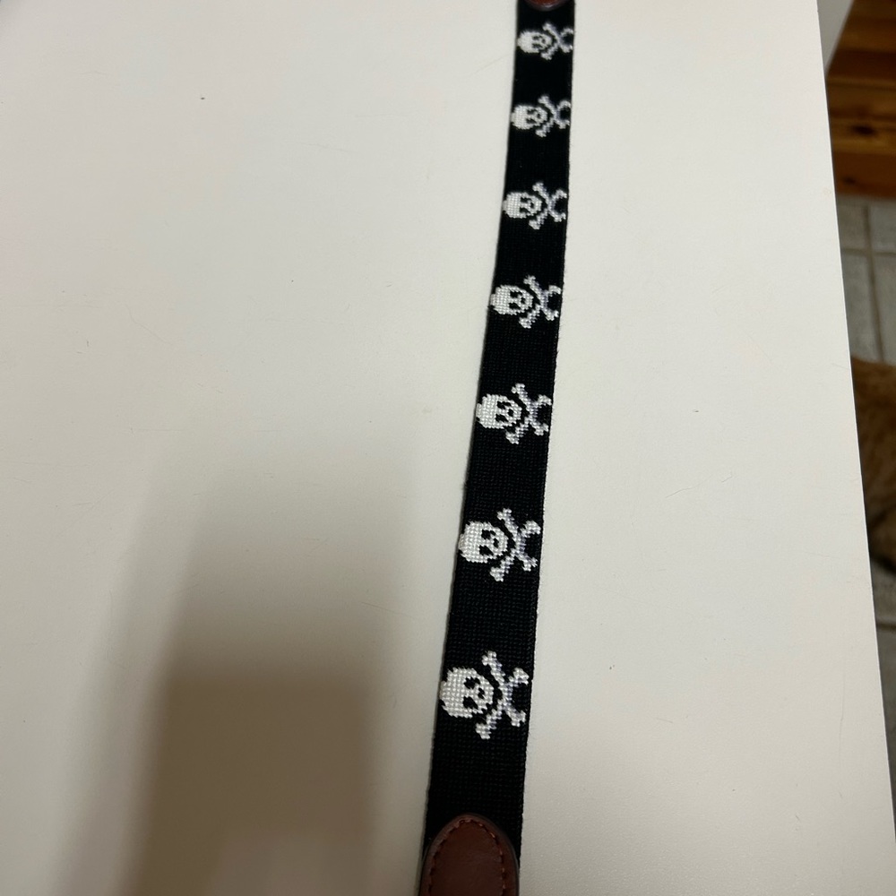 Kids Smathers and Branson Belt in S, like new. Pirate (skull and crossbones)